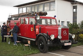 Eine Feuerwehr von Daimler Benz