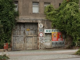 Einfahrt zur alten Molkerei