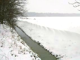 Und wie heit dieser Graben in Richtung Arnim?